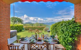 Miralago Lake View Outside Whirlpool - Happy Rentals